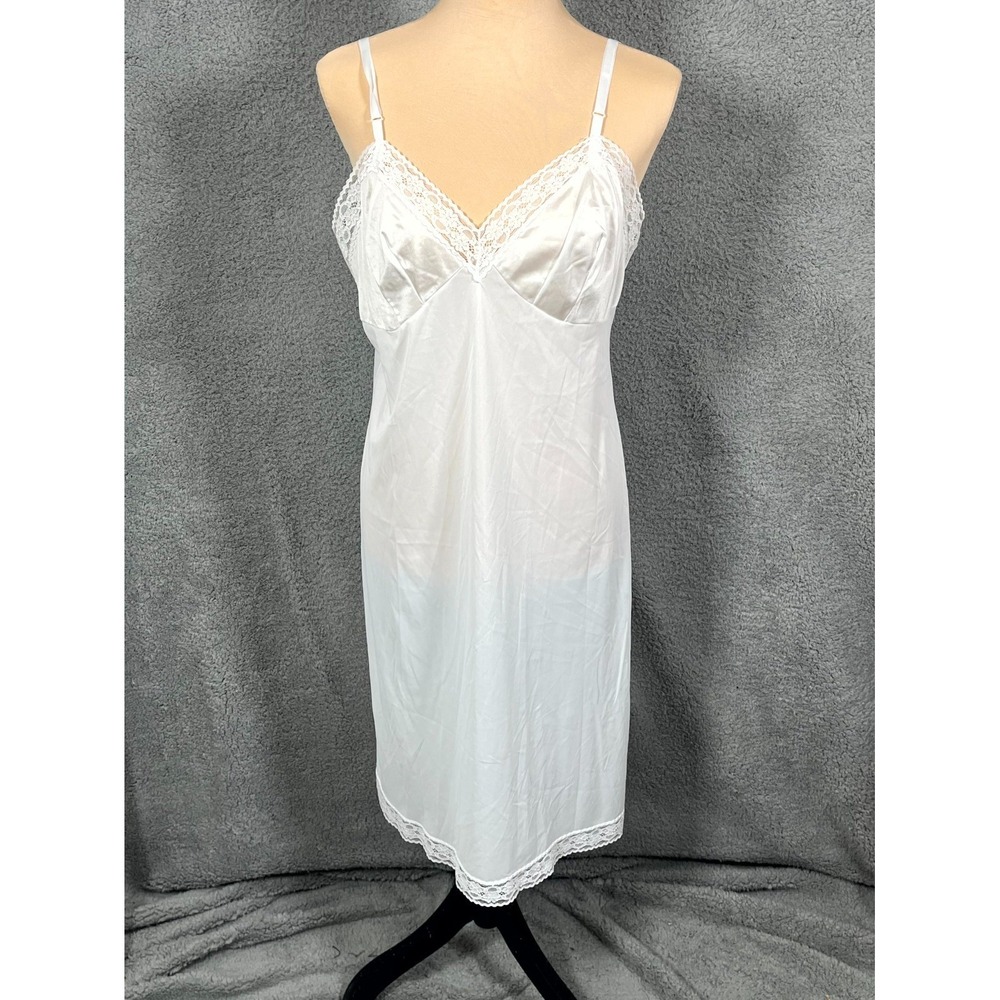 Vtg Vanity Fair Nylon Full Slip Sz 38 White Lace Detail Sleepwear Feminine Sexy